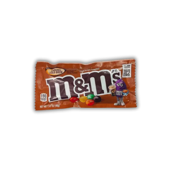 Paquet de M&M's Caramel Cold Brew, bonbons américains au cœur de caramel infusé au café glacé et à la coque croquante, disponibles dans notre épicerie américaine.