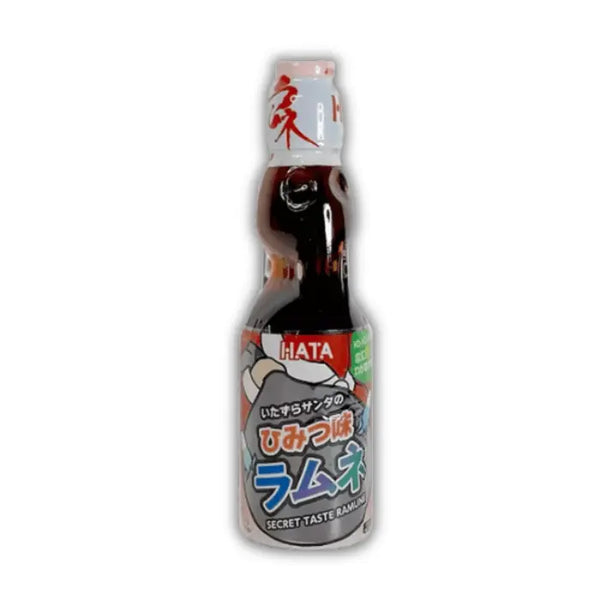 Bouteille de Ramune Hatakosen Christmas Edition Mystery Flavor, limonade japonaise à bille, saveur mystère, en épicerie américaine et asiatique.