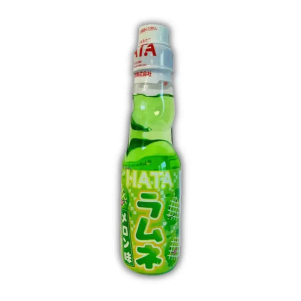 Bouteille de Ramune Hatakosen Soda Melon, limonade japonaise à bille goût melon, disponible en épicerie américaine et magasin asiatique.