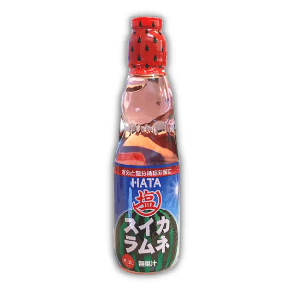 Bouteille de Ramune Hatakosen Soda Watermelon, limonade japonaise à bille goût pastèque, disponible en épicerie américaine et magasin asiatique.