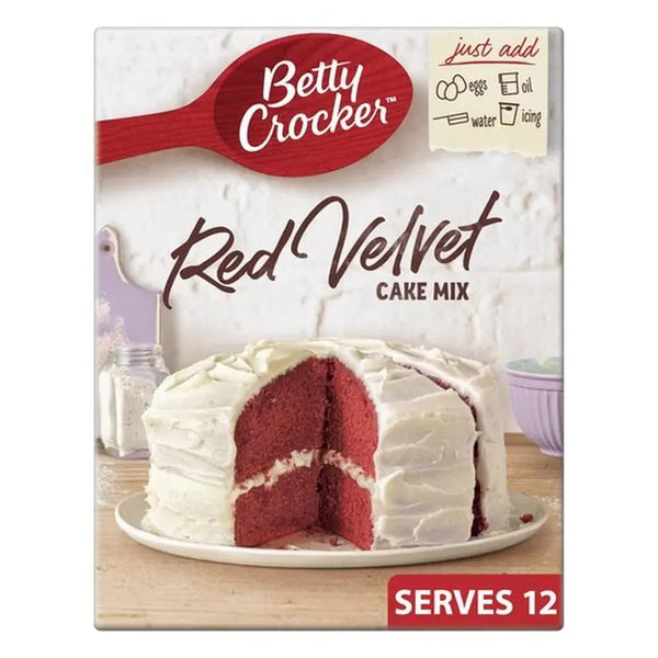 Betty Crocker Cake Mix Red Velvet - Préparation pour gâteau Red Velvet ultra moelleux, texture aérienne et goût chocolaté intense, facile à réaliser pour des desserts maison dignes d’une pâtisserie, dispo sur Bonbiz, le must des produits américains.
