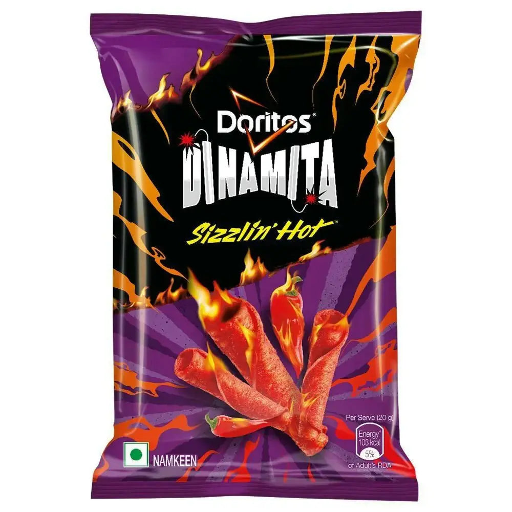 Doritos Dinamita Sizzlin' Hot - Snacks épicés en forme de rouleau, saveur intense de chili et épices, une explosion de chaleur irrésistible, parfaits pour les amateurs de sensations fortes, dispo sur Bonbiz, la référence des snacks épicés et audacieux.