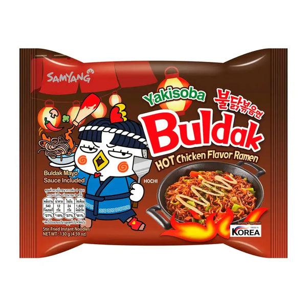 Samyang Ramen Hot Chicken Buldak Yakisoba, des nouilles sautées coréennes halal ultra-relevées, avec une sauce Hot Chicken Buldak intense et savoureuse ! À retrouver sur Bonbiz, ton American & Asian Market en ligne !