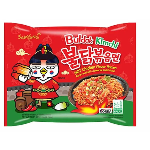 Samyang Ramen Hot Chicken Kimchi, des nouilles coréennes piquantes associées à une sauce au kimchi fermenté, offrant un goût unique et épicé !